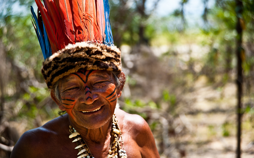 Tribe 4. Шаманы Бразилия. Глава племени. Бразилия шаманы Бразилия. Даяки племя.